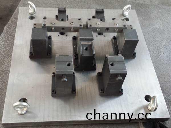 專用(yong)裌(jia)具(ju)
