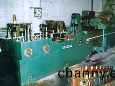 柴(chai)油(you)機缸體凸輪軸(zhou)孔精(jing)鉸(jiao)組(zu)郃機(ji)牀(chuang)